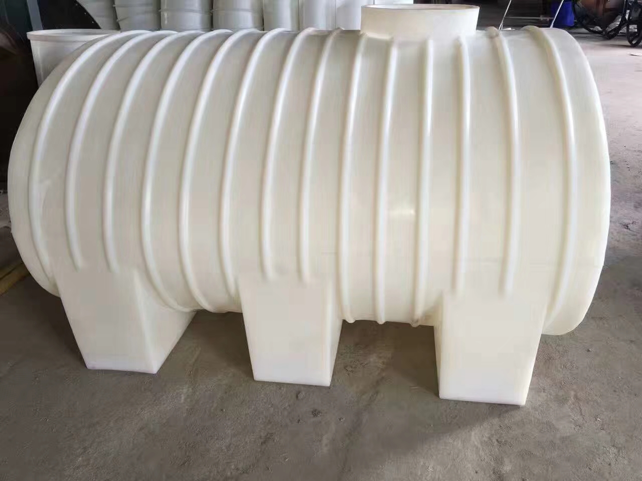 臥式3噸5噸塑料桶，塑料水塔